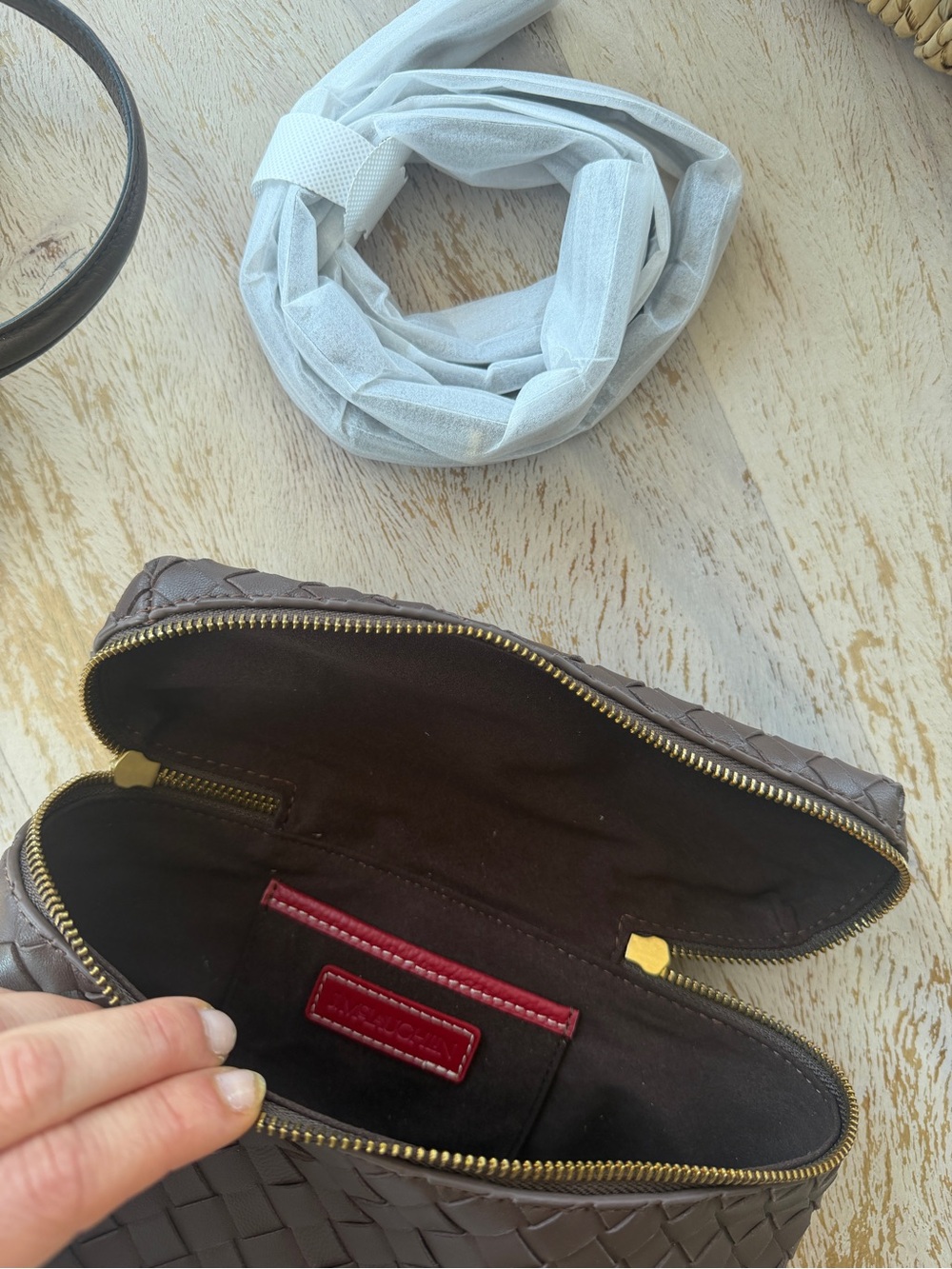 J. McLaughlin Brown Quilted Leather Crossbody Vanity Case with Gold Hardware - Picture 3 of 4